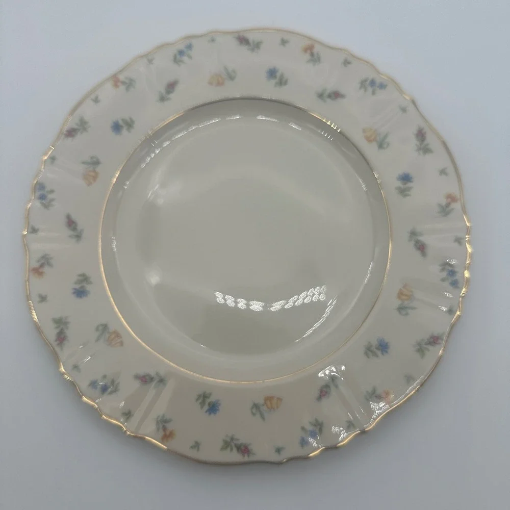 Syracuse China set three